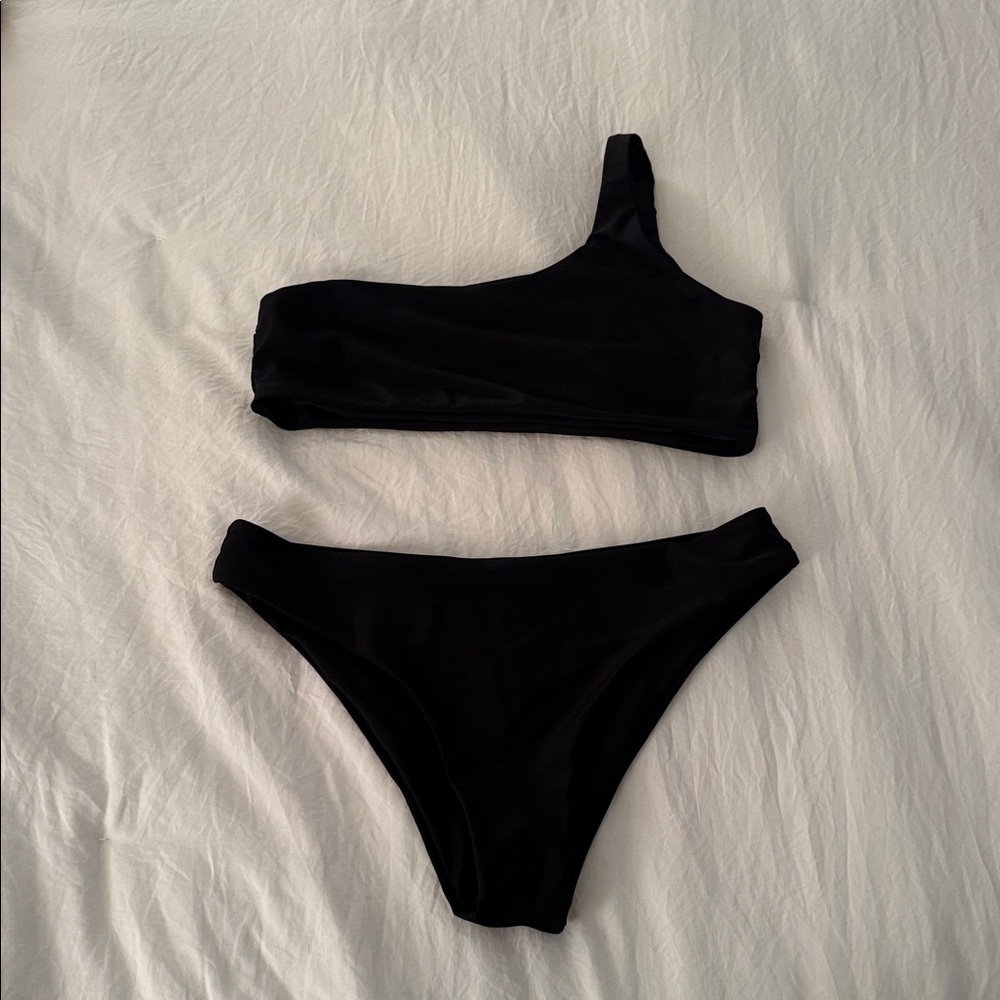 SHEIN Black Swimwear Top